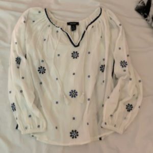 Linen Pattern Blouse with V Neck and Tassels